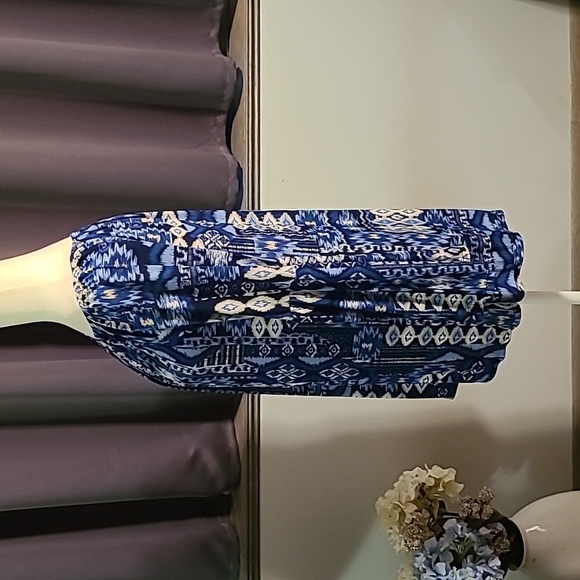 West Loop Patterned Top - Picture 4 of 9